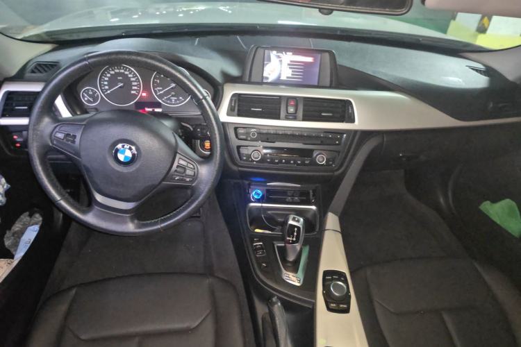 Used BMW 3 Series 2015 320Li Luxury Edition Fashion Model
