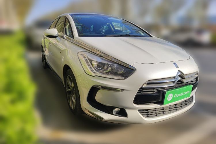 Used DS 5 2013 1.6T Luxury Edition THP200 Front Right 45 Deg
