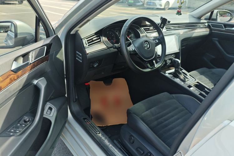 Used Volkswagen Magotan 2017 330TSI DSG Luxury Model Driver Seat