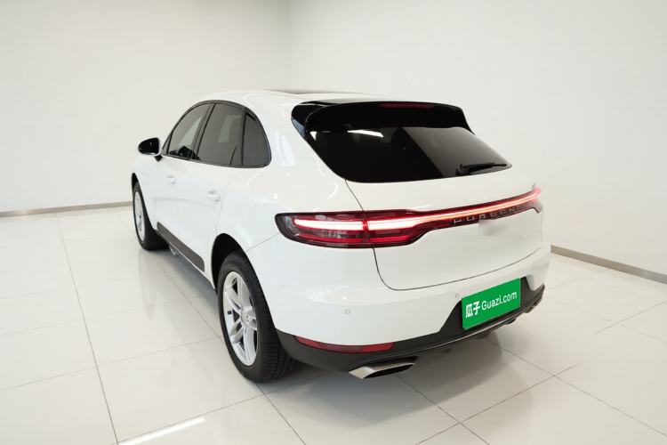 Used Porsche Macan 2018 Macan 2.0T Rear Left 45 Deg