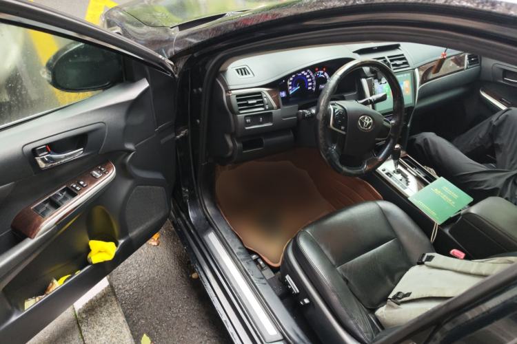 Used Toyota Camry 2015 2.0G Premier Edition
