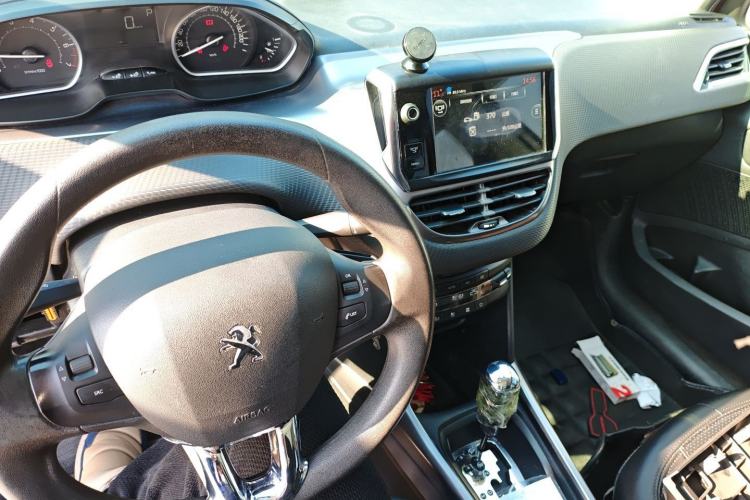 Used Peugeot 2008 2014 1.6L Automatic Fashion Edition