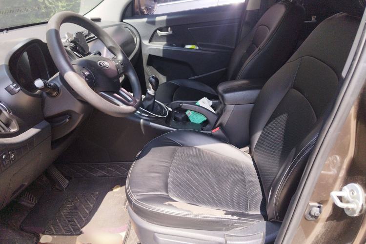 Used Kia Sportage R 2012 2.0L Manual Two-Wheel Drive GL Trim Left Front Seat