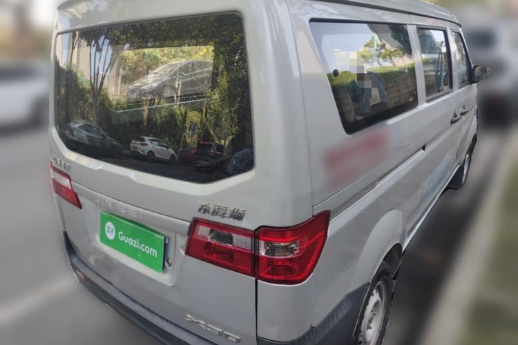 Used Jinbei Hiace X30 2023 1.5L Super-Comfortable Passenger Van 5/6/7-Seater Non-Air-Conditioned Version Model SWC15M Rear Right 45 Deg