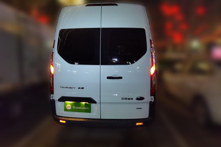 Used Ford Transit 2023 2.0T Gasoline Automatic Multi-Function Commercial Vehicle Short Wheelbase Mid-Roof Design 5/6 Seats
