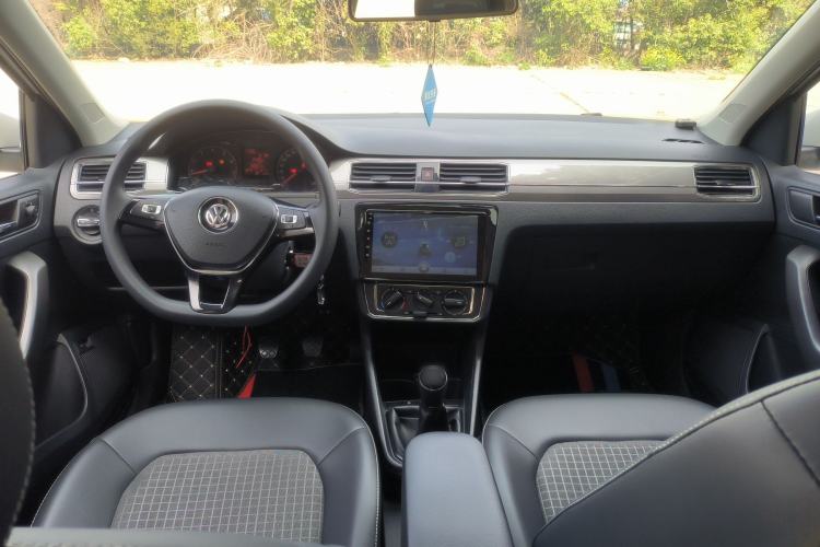 Used Volkswagen Santana 2018 1.5L Manual Comfort Edition Center Console