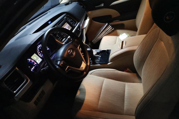 Used Toyota Highlander 2018 2.0T Two-Wheel Drive Elite Edition 7 Seats Emission Standard China V
