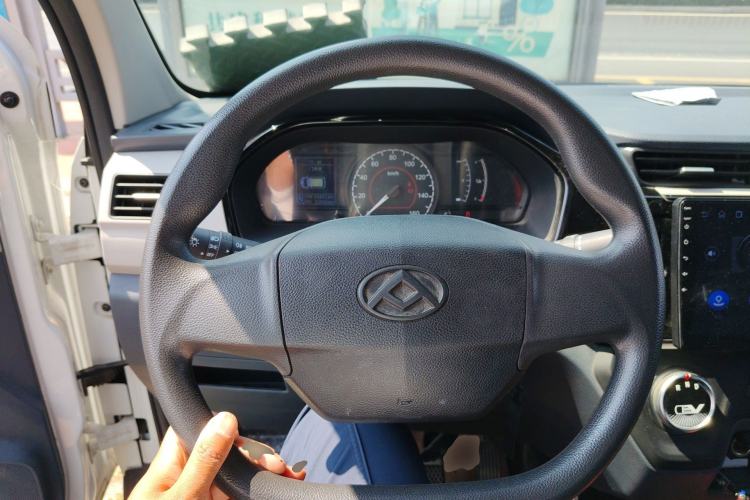 Used SAIC MAXUS EV30 2022 Pure-Electric Smart Logistics Expert with Long Wheelbase Guoxuan
