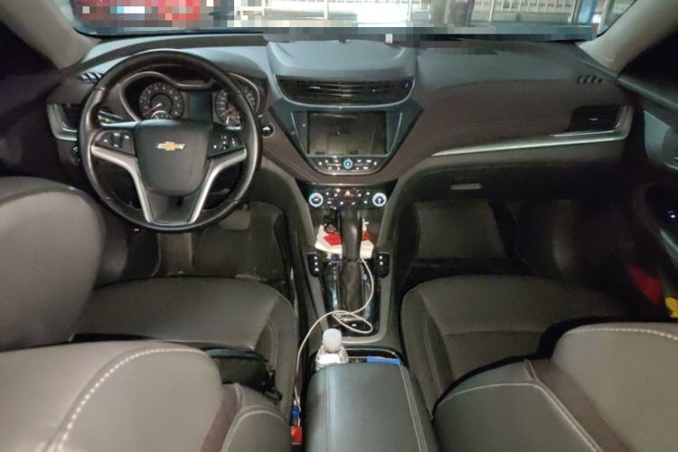 Used Chevrolet Malibu 2018 530T Automatic Luxury Edition Center Console