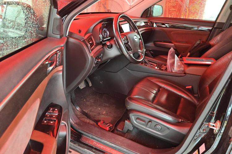 Used GAC Trumpchi GS8 2017 320T Two-Wheel Drive Luxury Smart Connectivity Version (7 Seats)
