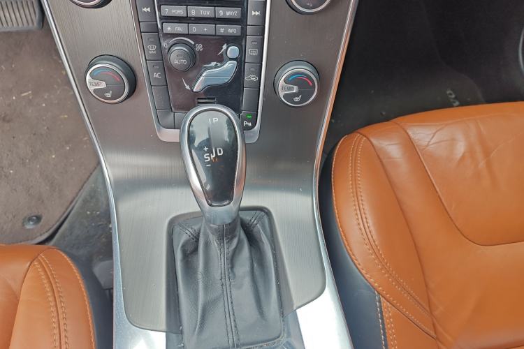 Used Volvo V60 2014 T5 Zhiya Edition