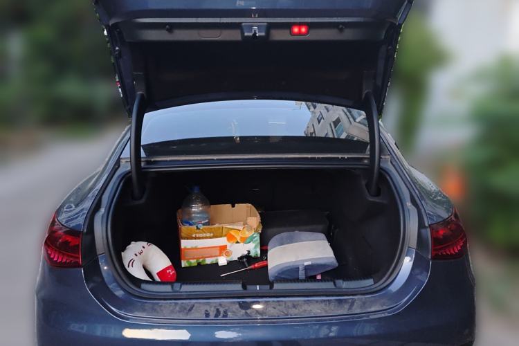 Used Mercedes-Benz EQE 2022 350 First Edition Special Version Trunk