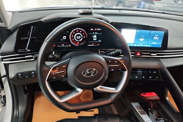 Used Hyundai Elantra 2022 1.5L CVT LUX Prestige Edition