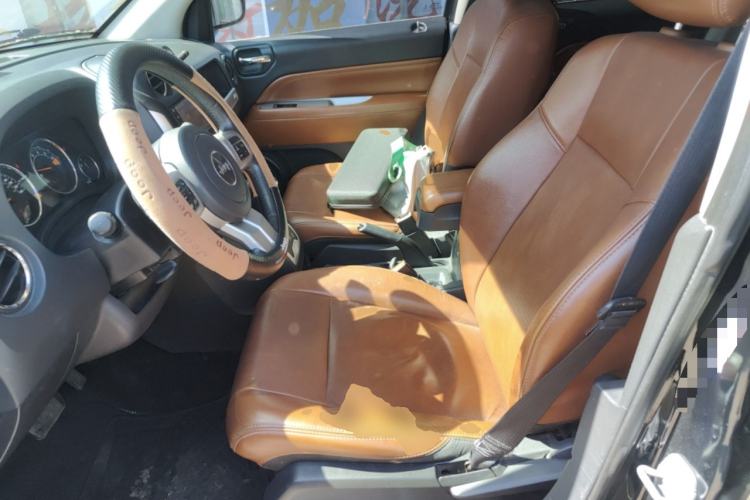 Used Jeep Compass 2013 2.4L four-wheel drive luxury version
