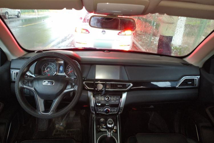Used Zotye Domy X5 2015 1.5T Manual Luxury Model China V Standard Center Console