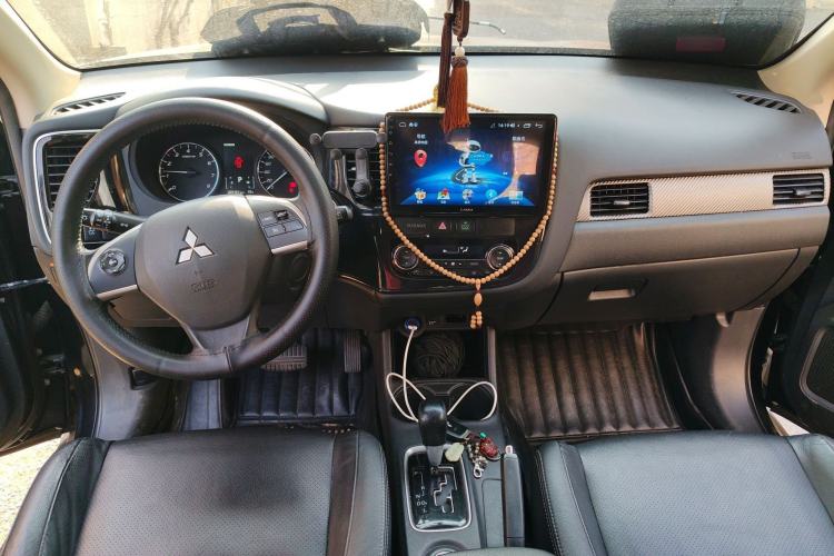 Used Mitsubishi Outlander 2014 2.4L 4x4 Deluxe Value Edition 5 Seats