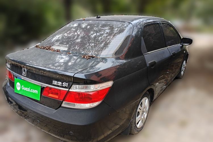 Used Everus S1 2011 1.3L Automatic Comfort Edition
