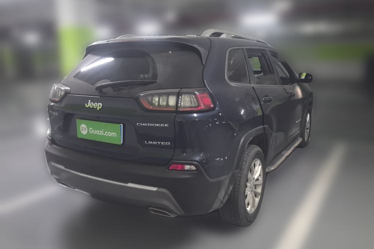 Used Jeep Cherokee 2019 2.0T Two-Wheel Drive Smart Enjoyment Version China VI
