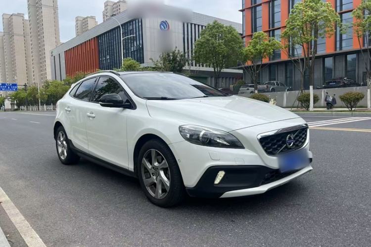 Used Volvo V40 2014 Cross Country T5 AWD Smart Luxury Edition
