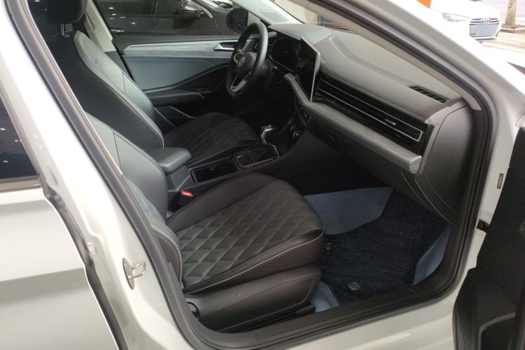 Used Volkswagen Sagitar 2023 300TSI DSG Excellence Edition Right Front Seat