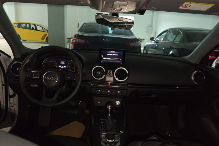 Used Audi A3 2020 Limousine 35 TFSI Fashion Edition China VI Emission Standard Center Console