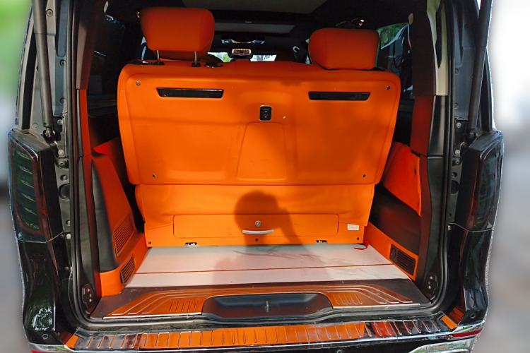 Used Mercedes-Benz V-Class 2021 V 260 Avantgarde Edition Trunk