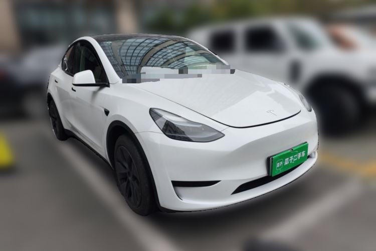 Used Tesla Model Y 2024 Rear-Wheel-Drive Version Front Right 45 Deg