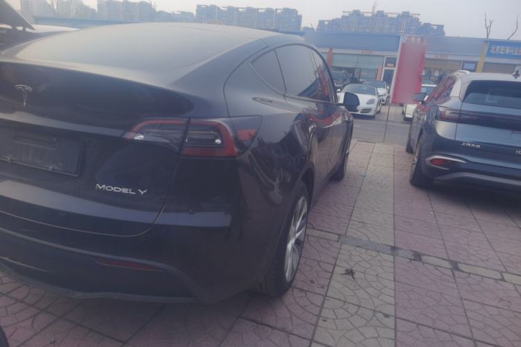 Used Tesla Model Y 2021 Long-Range All-Wheel-Drive Version 3D7 Right Rear Taillight