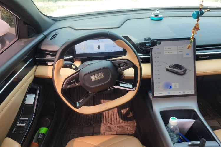 Used Geely Galaxy L6 2023 125km MAX
