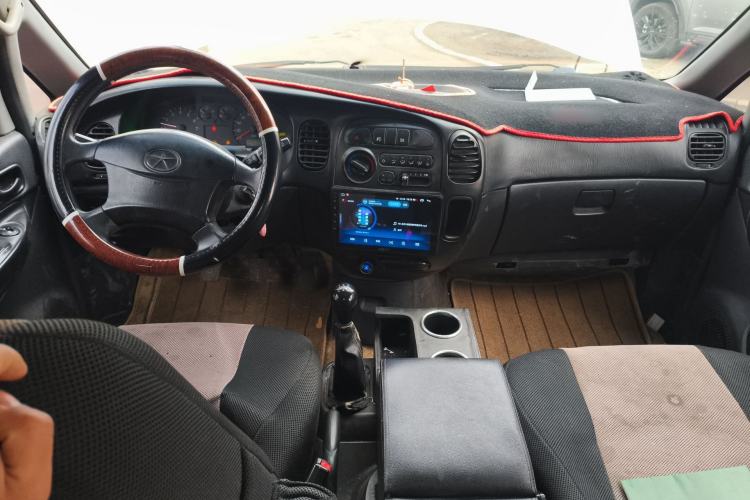 Used JAC Group Refine 2015 2.0L Shuttle Gasoline Long-Wheelbase Standard Version HFC4GA3-3D Center Console