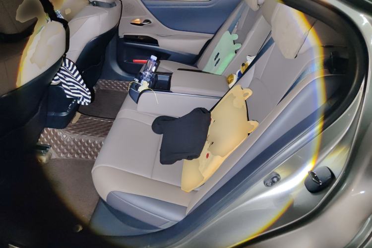 Used Lexus ES 2022 300h Excellence Edition
