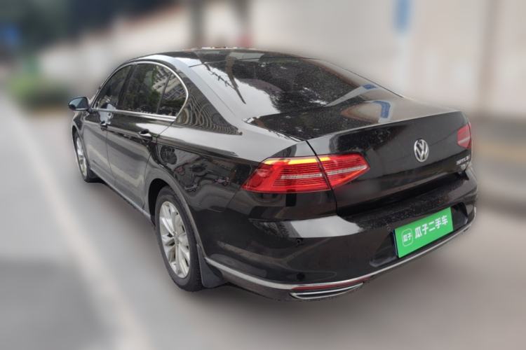 Used Volkswagen Magotan 2017 330TSI DSG Luxury Model Rear Left 45 Deg