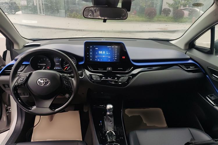 Used Toyota C-HR 2021 2.0L Luxury Edition Center Console