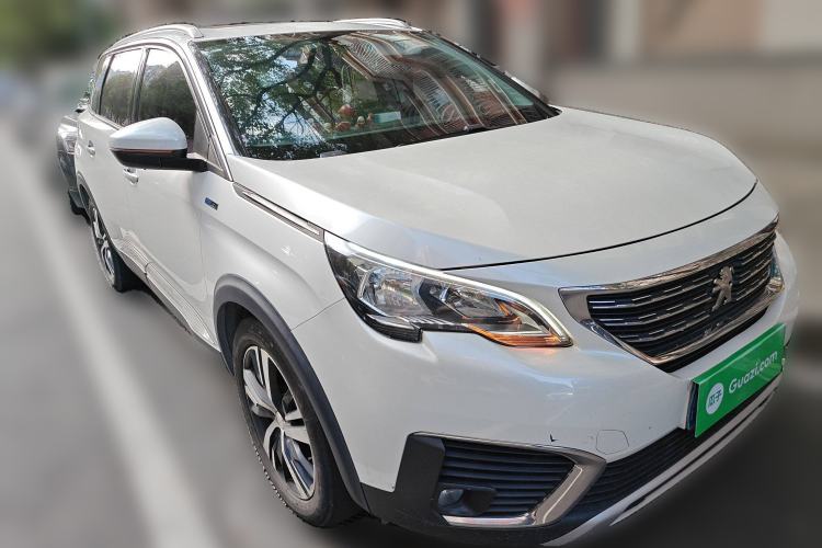 Used Peugeot 5008 2017 350THP 7-Seater Elite Edition Front Right 45 Deg