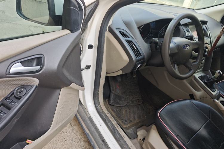 Used Ford Focus 2012 Sedan 1.6L Manual Comfort Model Driver Seat