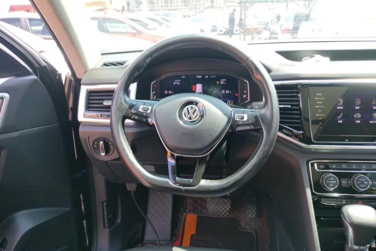 Used Volkswagen Teramont 2020 Revised Version 380TSI Four-Wheel Drive Luxury Edition Steering Wheel