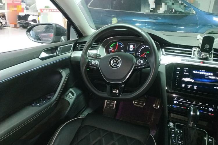 Used Volkswagen Magotan GTE Plug-in Hybrid 2020 GTE Luxury Model Steering Wheel