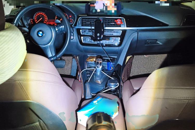 Used BMW 3 Series 2018 320Li Leading Model M Sport Package Center Console