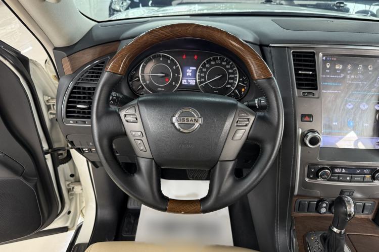 Used Nissan Patrol  Interior 2