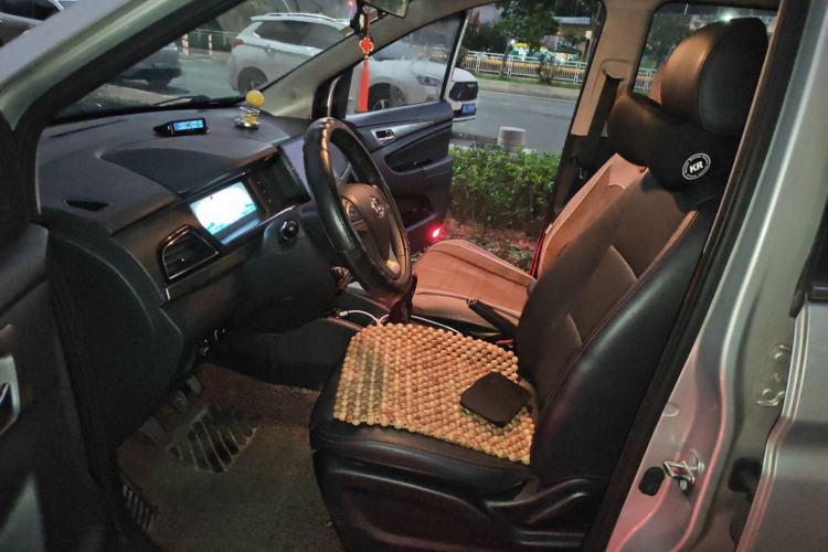 Used CHANGAN KAICHENG Oushang A600 2016 1.5L Manual Luxury 7-Seater Left Front Seat