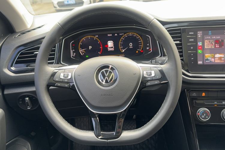 Used Volkswagen T-ROC 2022 280TSI DSG Two-Wheel Drive Comfort PLUS Steering Wheel