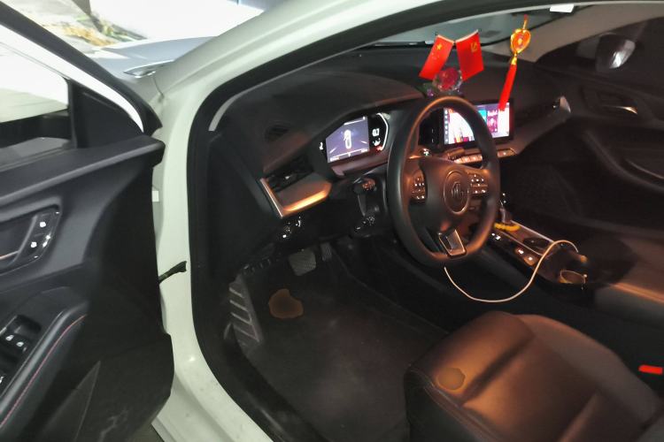 Used MG 5 2023 180 DVVT CVT Luxury Edition
