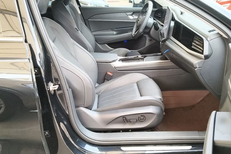 Used Volkswagen Passat 2025 Pro 380TSI Dragon Edition
