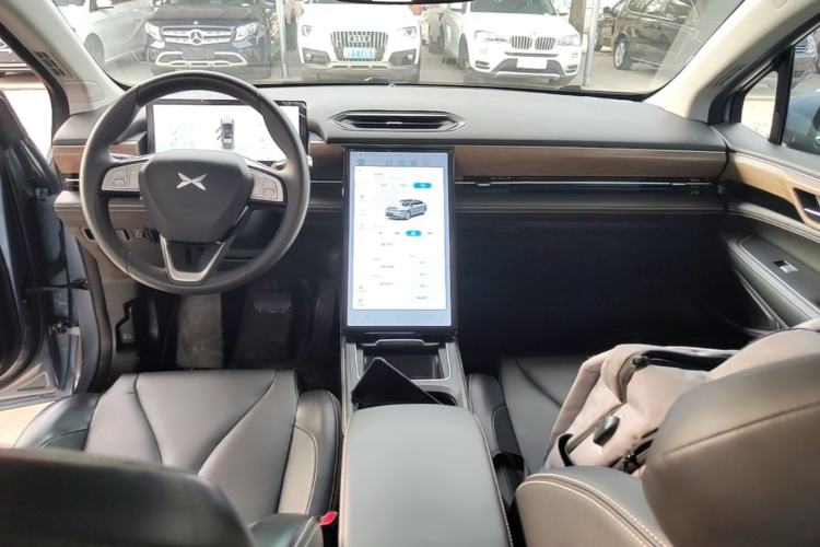 Used XPeng P5 2024 500 Smart Drive Edition Center Console