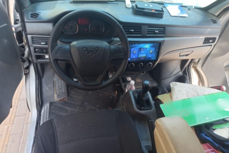 Used Wuling Zhiguang 2015 1.2L S Practical Model LSI Center Console