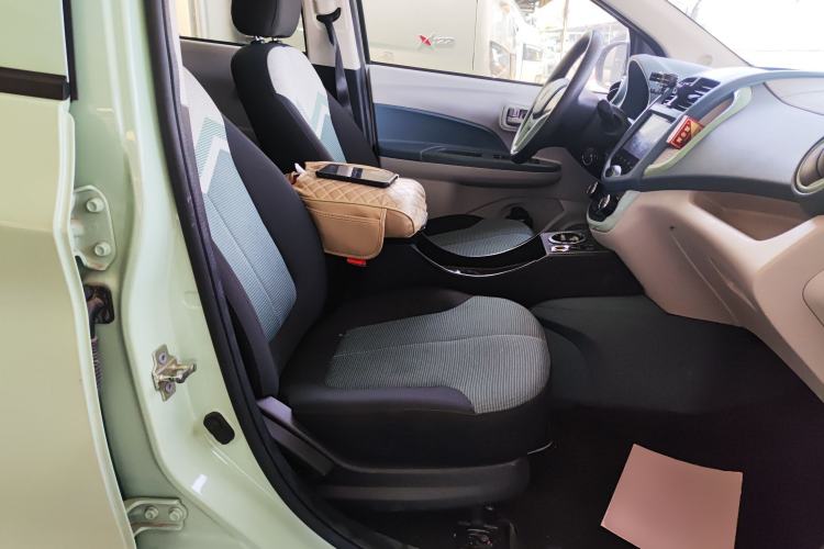 Used CHANGAN OSHAN Benni E-Star 2021 National Edition Colorful Version Lithium Iron Phosphate (31.86 kWh) Right Front Seat