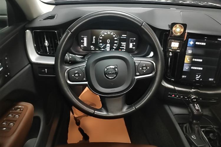 Used Volvo XC60 2019 T5 4x4 Smart Edition China VI Standard