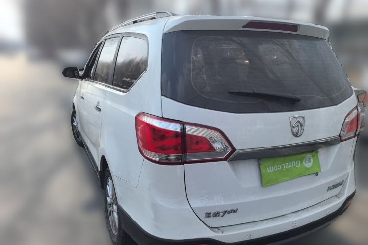 Used Baojun 730 2014 1.5L manual luxury trim 7 seats
