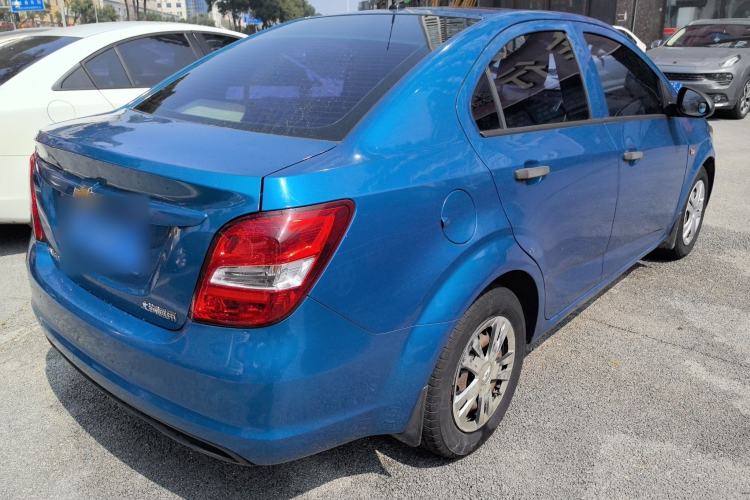 Used Chevrolet Aveo Sonic 2014 Sedan 1.4SL MT Comfort Edition Rear Right 45 Deg