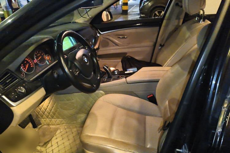 Used BMW 5 Series 2013 535Li Leading Model
